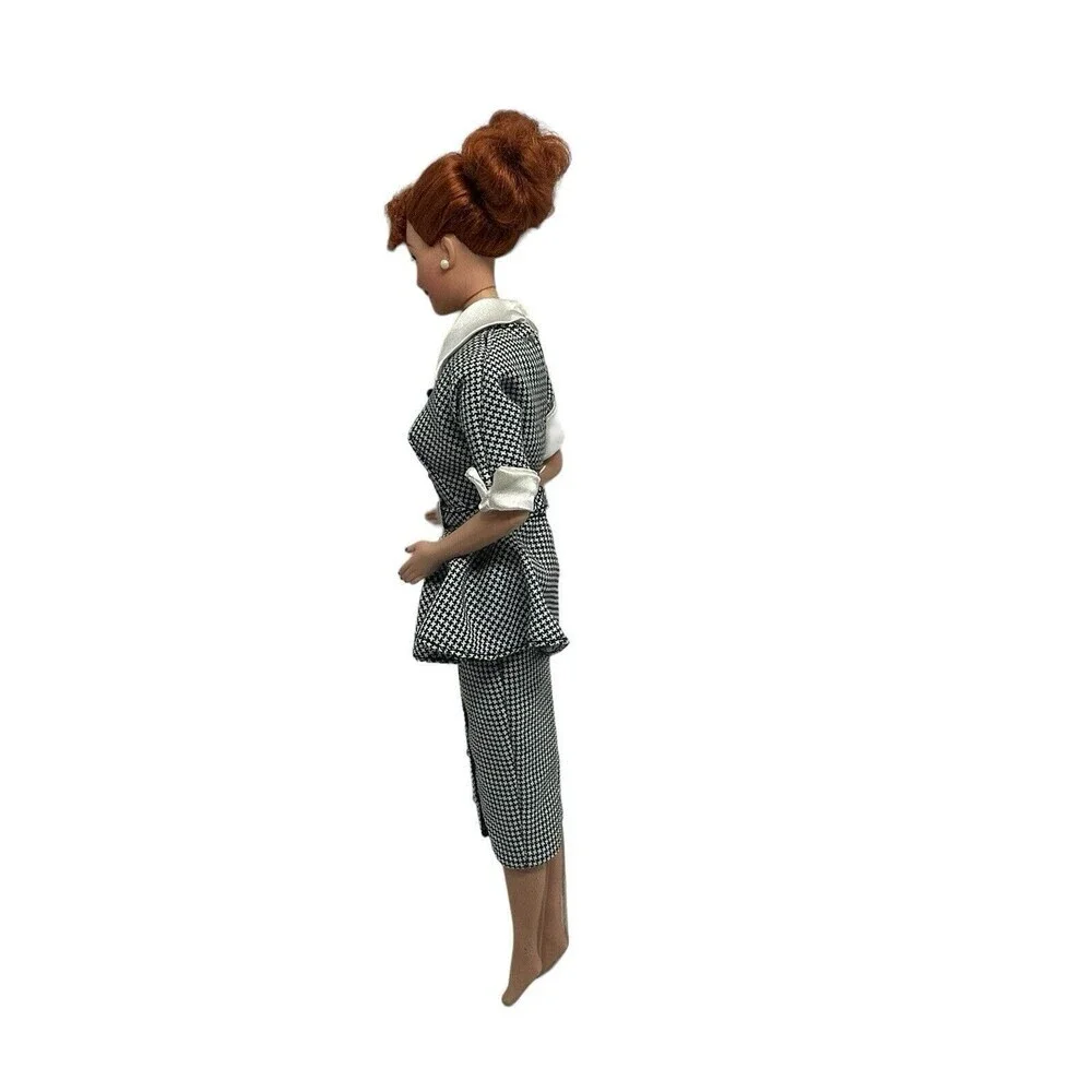 Vintage I Love Lucy Barbie TV Commercial Lucille Ball 17645 Collector 1996 Doll